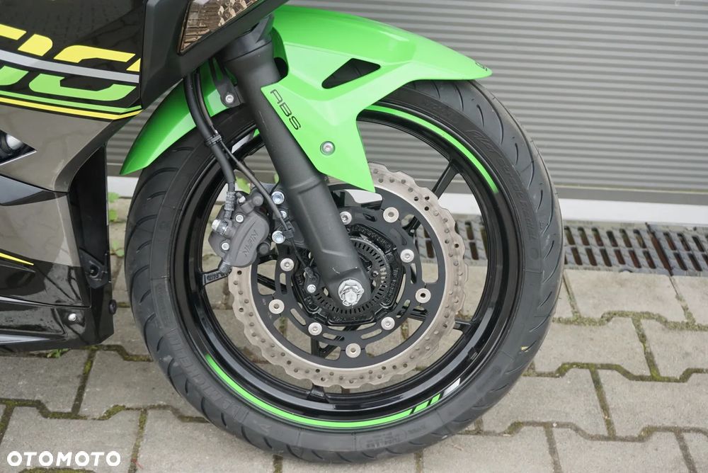 Kawasaki Ninja 400 - 13