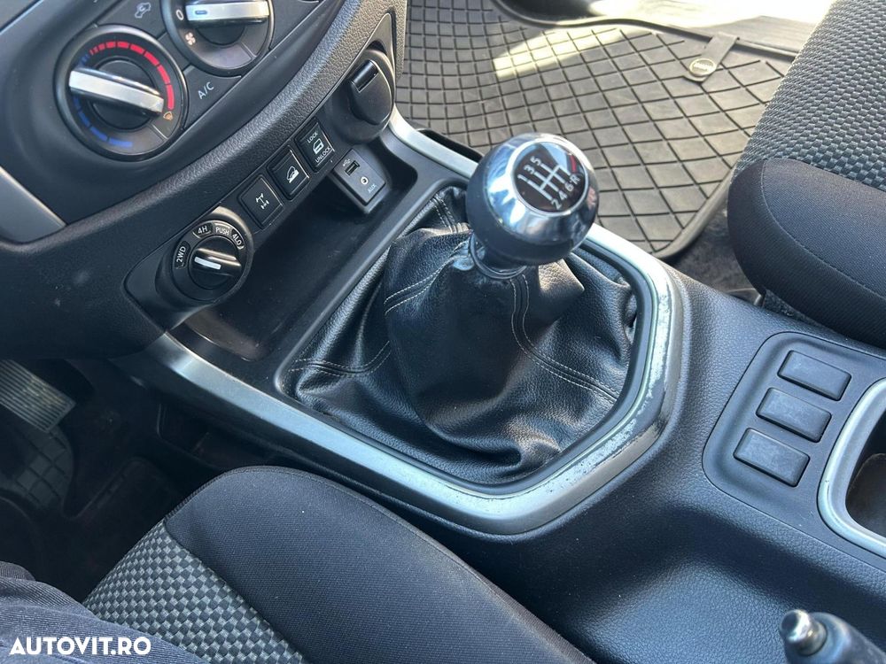 Nissan Navara Double Cab Visia - 19