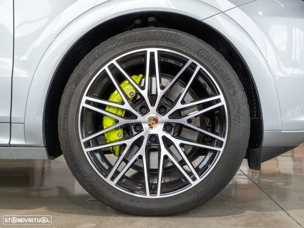 Porsche Cayenne Coupé E-Hybrid - 22