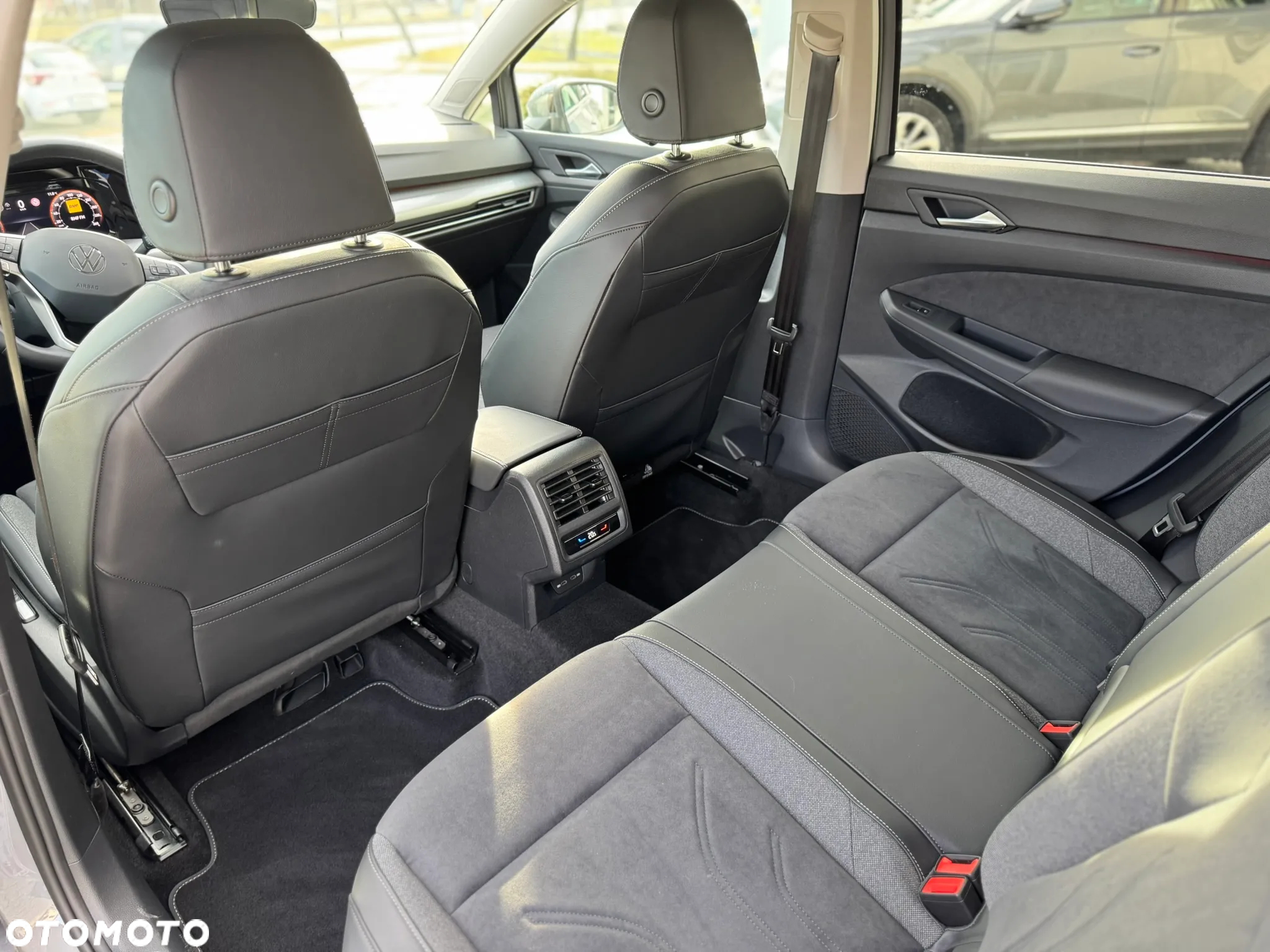 Volkswagen Golf Variant 1.5 eTSI OPF DSG Style - 30