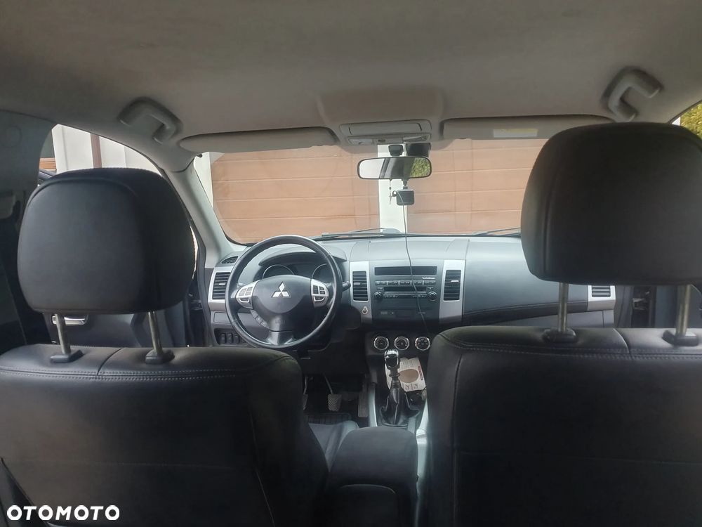 Mitsubishi Outlander 2.0 DID Instyle - 4