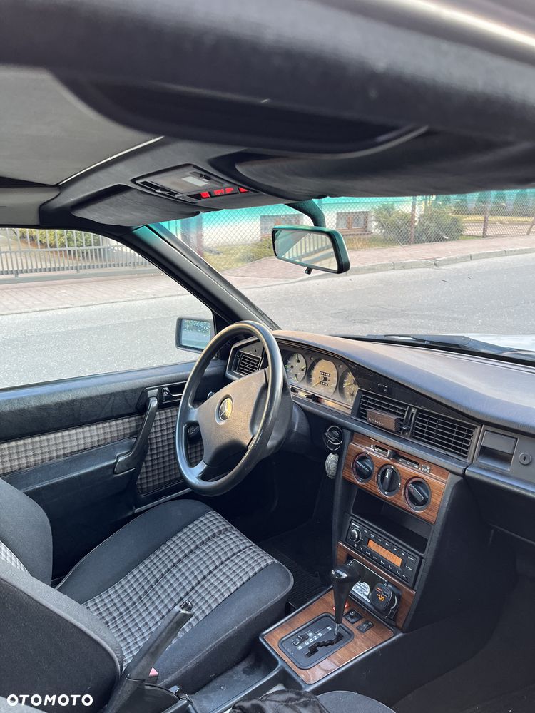 Mercedes-Benz W201 (190) - 6