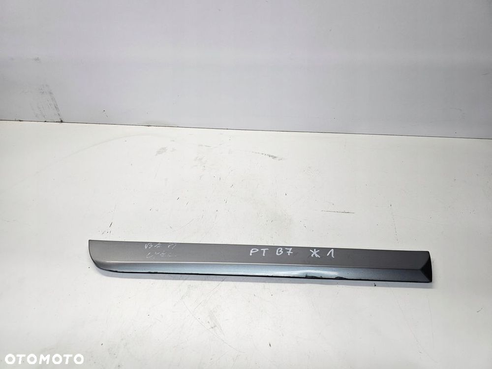 LISTWA DRZWI PRAWY TYŁ AUDI A4 B7 LY7G - 1