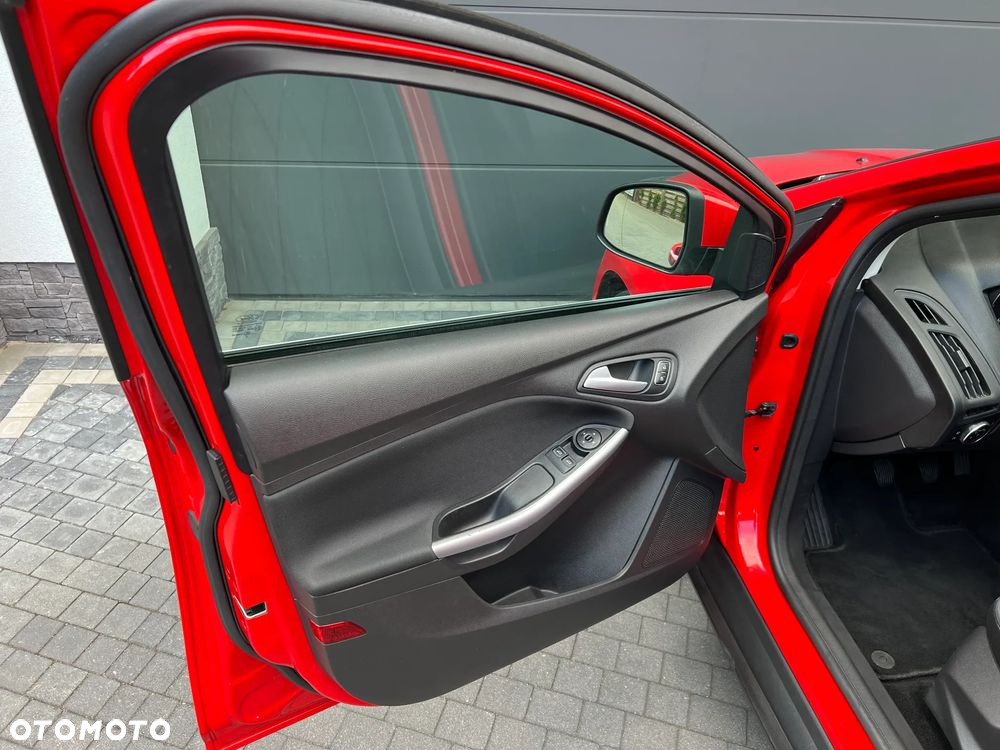 Ford Focus 1.5 TDCi Red Edition - 14