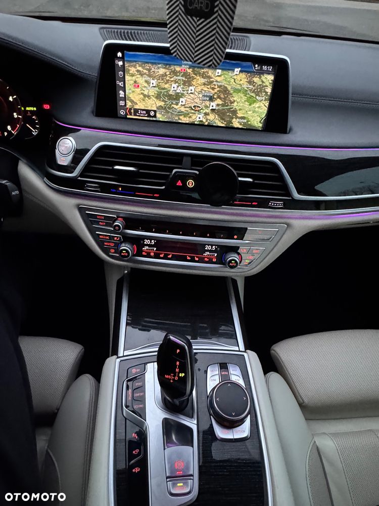 BMW Seria 7 740d xDrive - 19