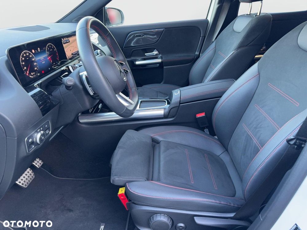 Mercedes-Benz GLA 200 AMG Line - 17