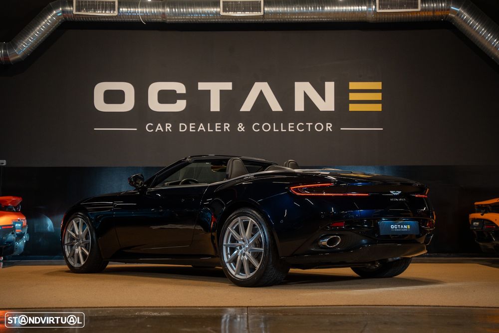 Aston Martin DB11 Volante V8 Auto - 4