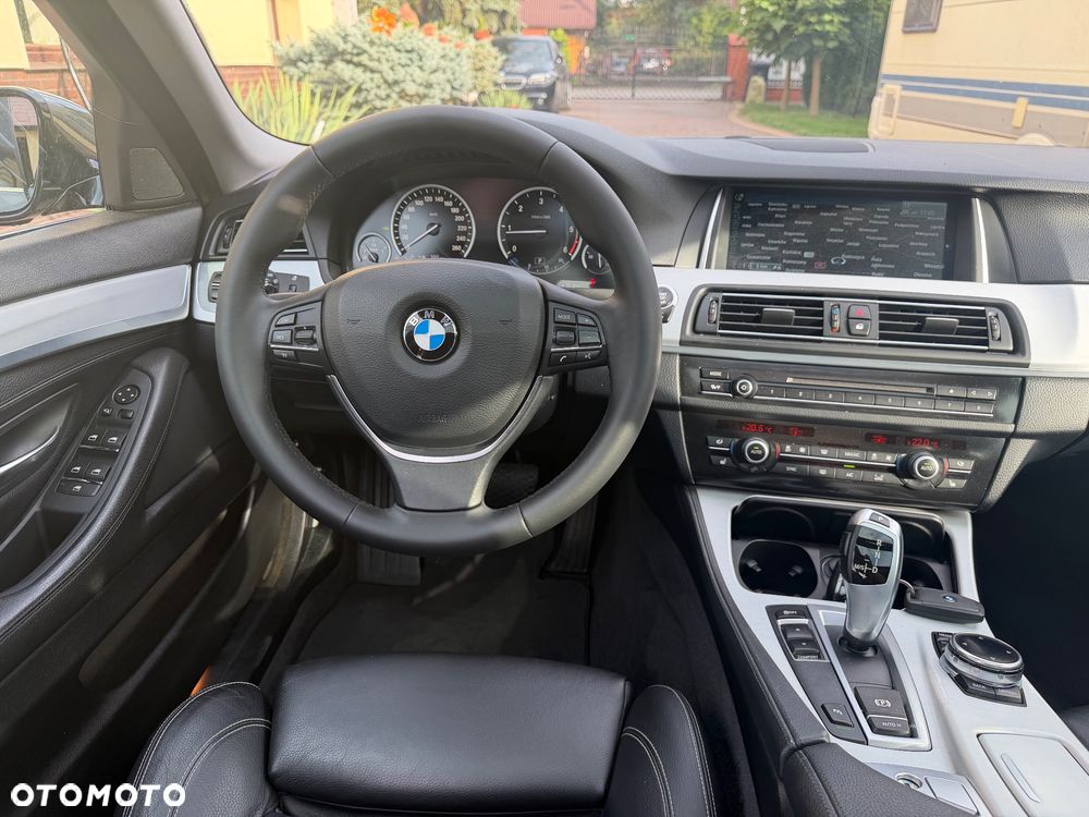BMW Seria 5 520d Luxury Line - 31