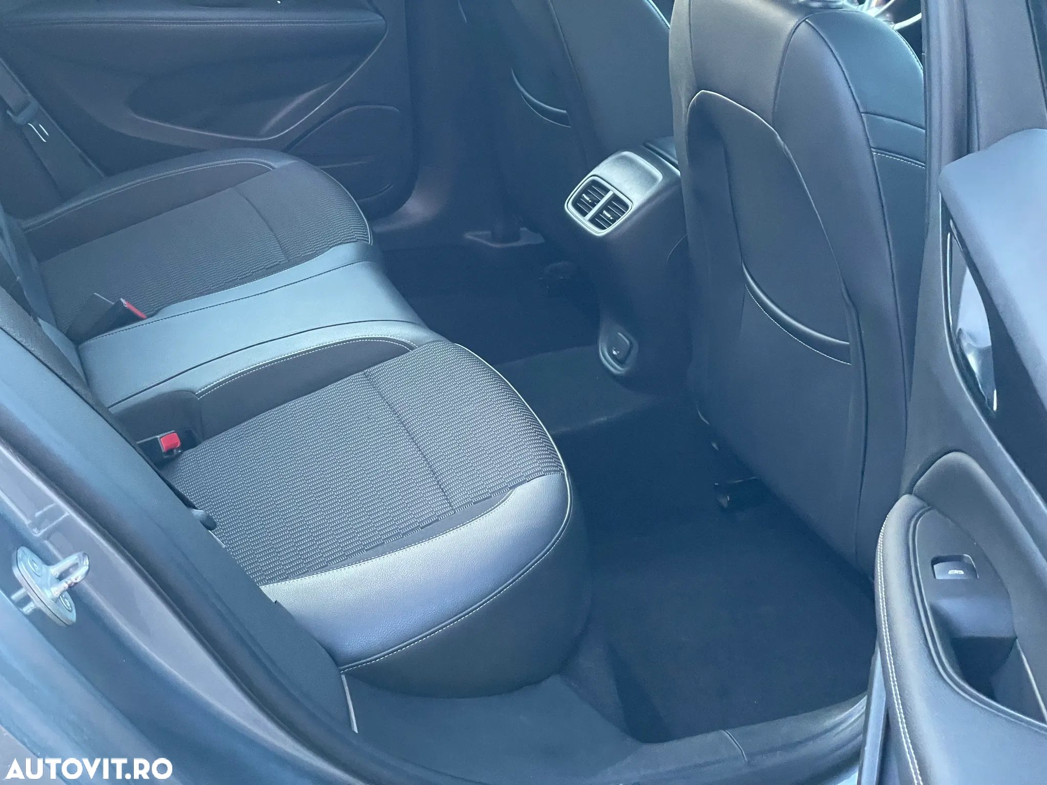 Opel Insignia - 24