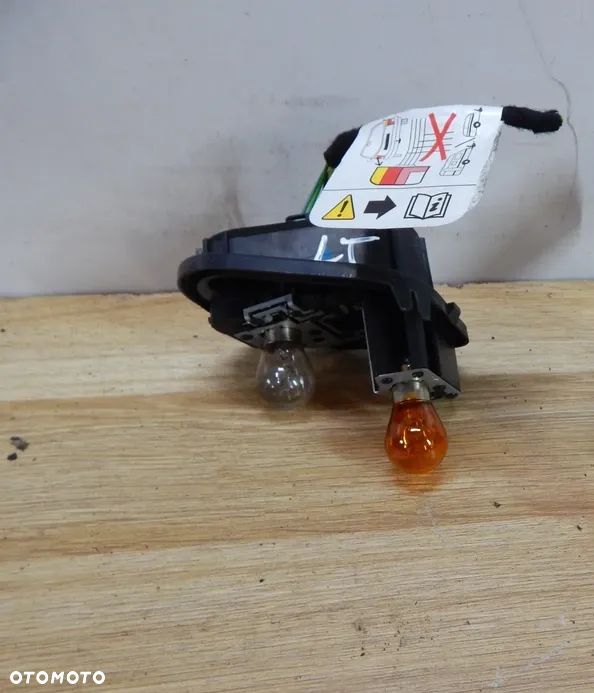 Wkład obudowa żarówek lampy lewy tył Citroen C5 x7 08-17 Kombi Łuków części - 1