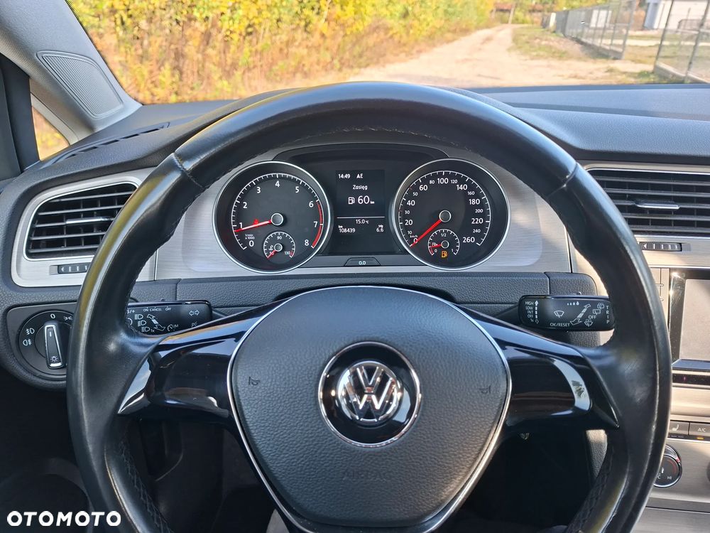 Volkswagen Golf - 10