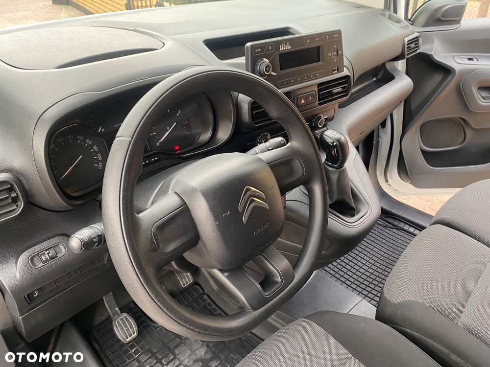 Peugeot PARTNER 1.6HDI 3-osobowy zakupiony w salonie w Rzeszowie - 28