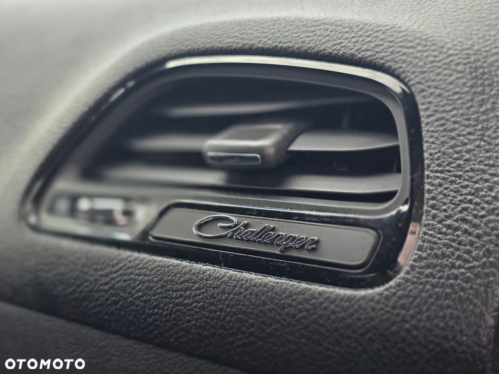 Dodge Challenger 5.7 R/T - 10