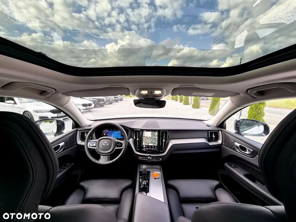 Volvo XC 60 B4 D Plus Dark - 12