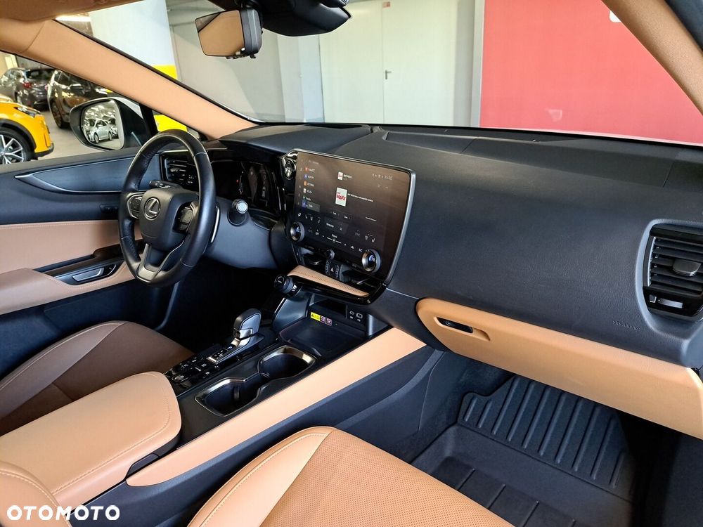 Lexus NX 350h Omotenashi AWD - 11