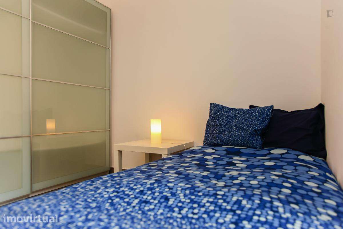Quarto - localizado em Cidral Coimbra - Grande imagem: 2/24