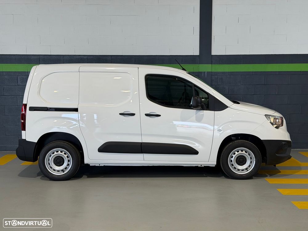 Opel Combo 1.5 CDTi 100HP 3L - 24