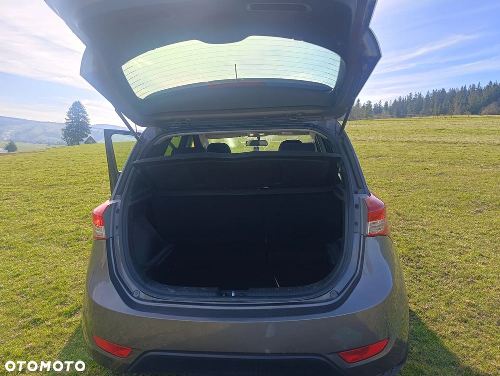 Hyundai ix20 1.4 Comfort - 12