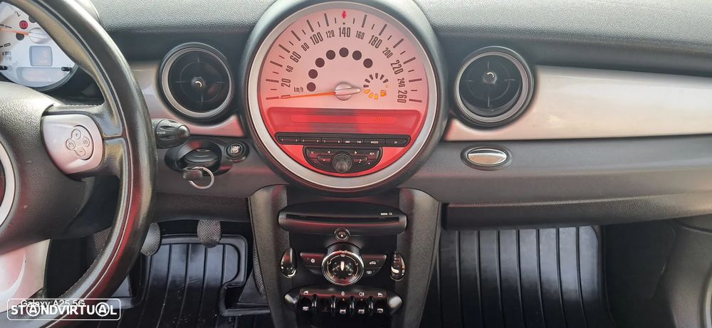 MINI 3 Portas One D - 24