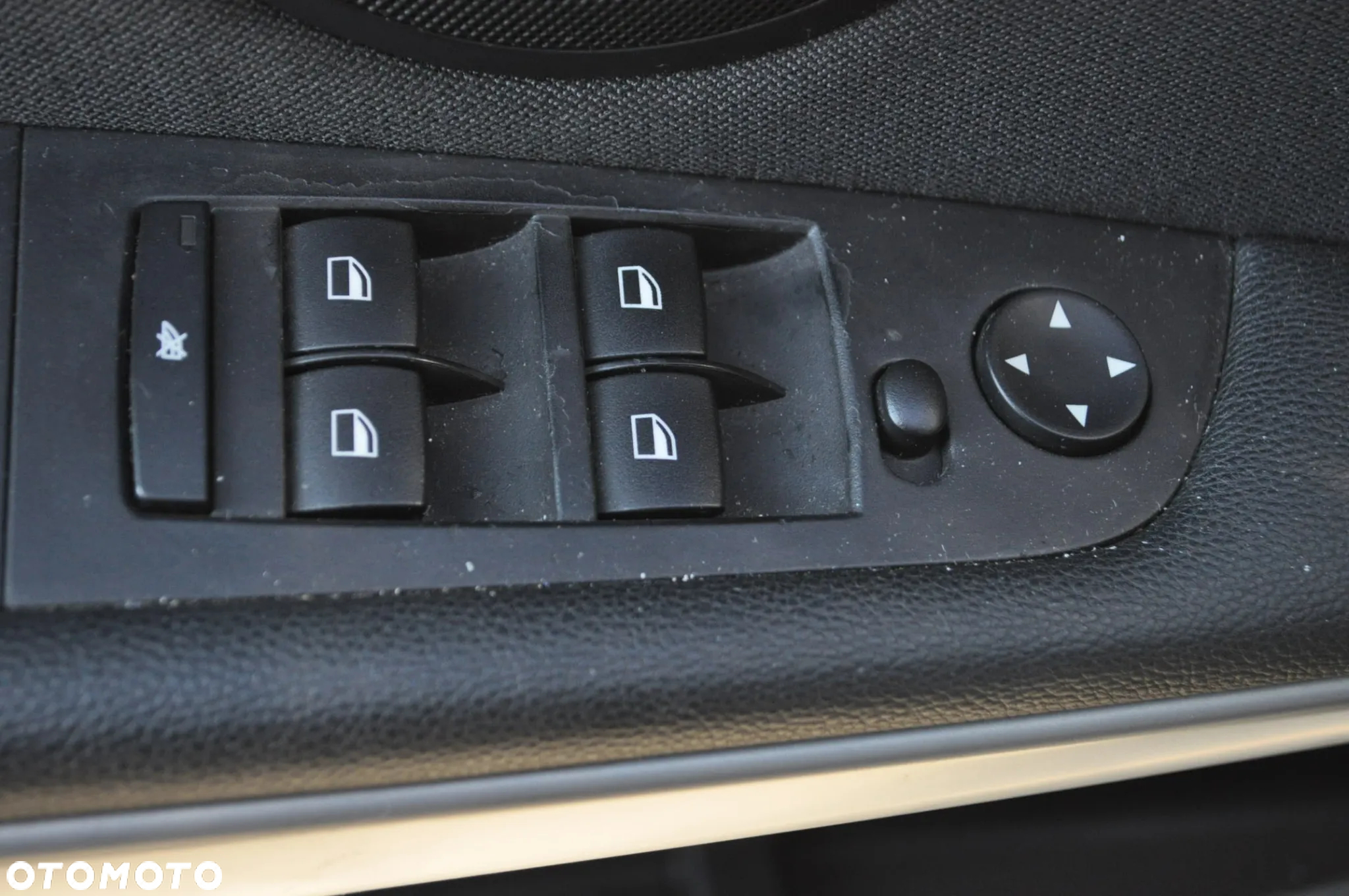 BMW Seria 3 318i Touring - 13