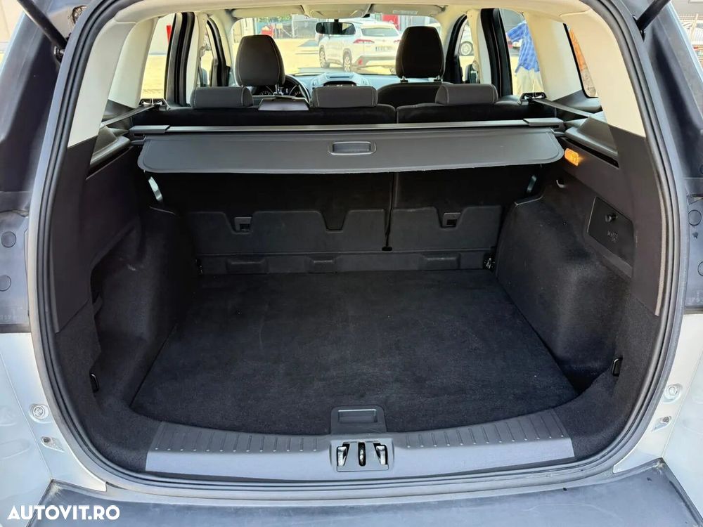 Ford Kuga - 12