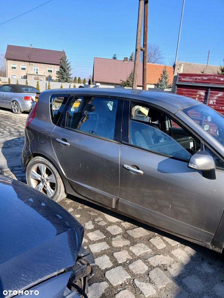 Renault scenic 3 drzwi błotnik - 2