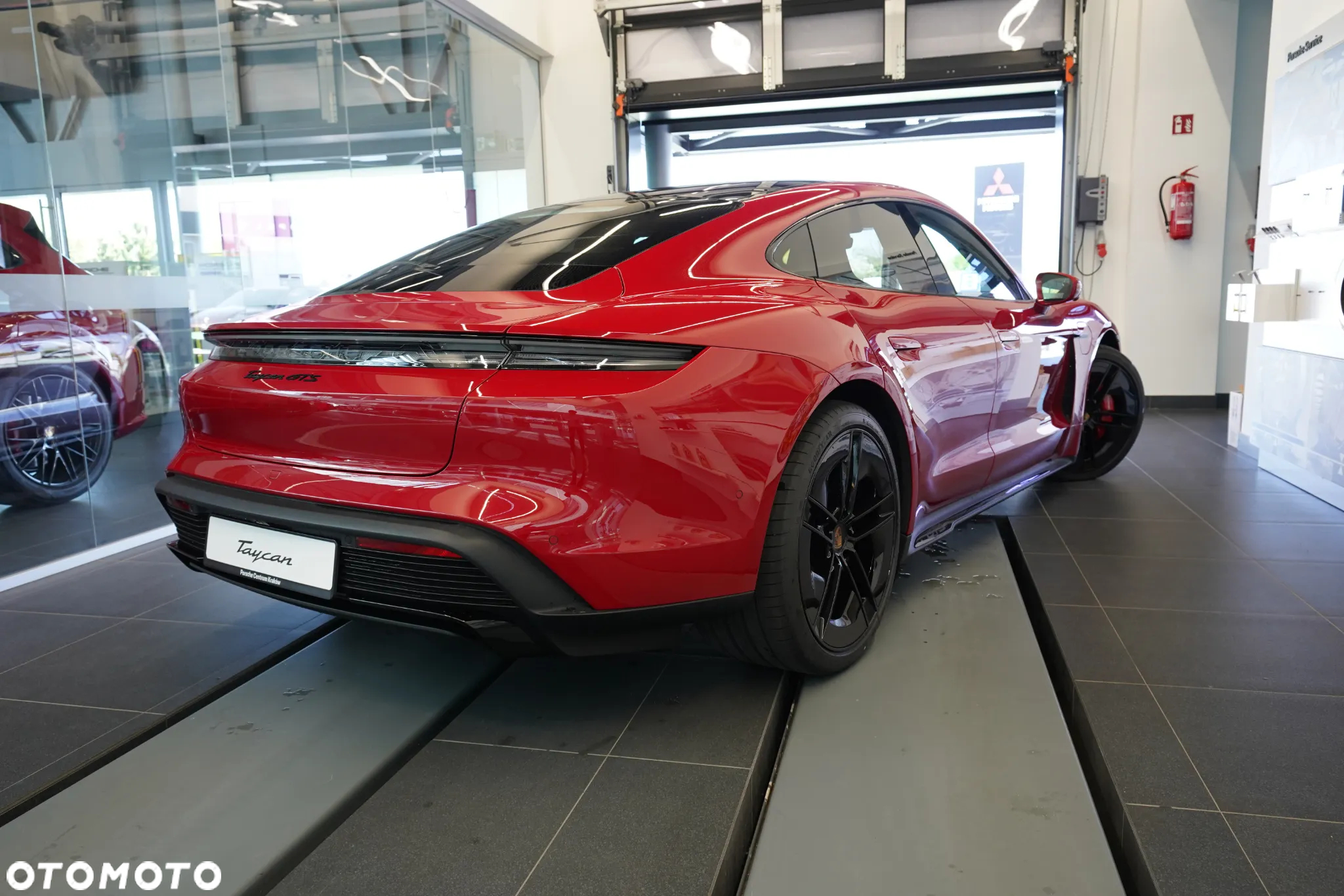 Porsche Taycan GTS - 8