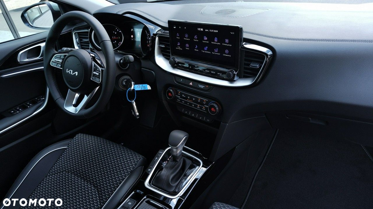 Kia Ceed - 16