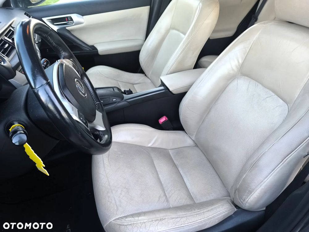 Lexus CT 200h Prestige - 14
