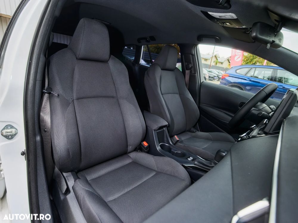 Toyota Corolla 1.8 HSD Business - 26