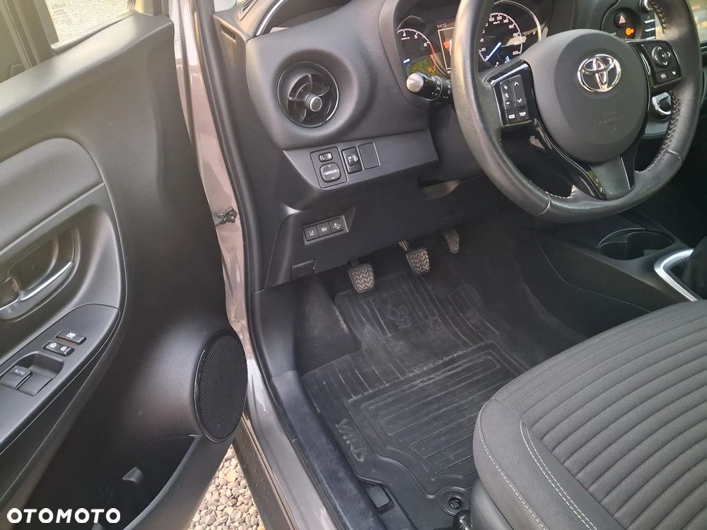 Toyota Yaris 1.5 Active - 12