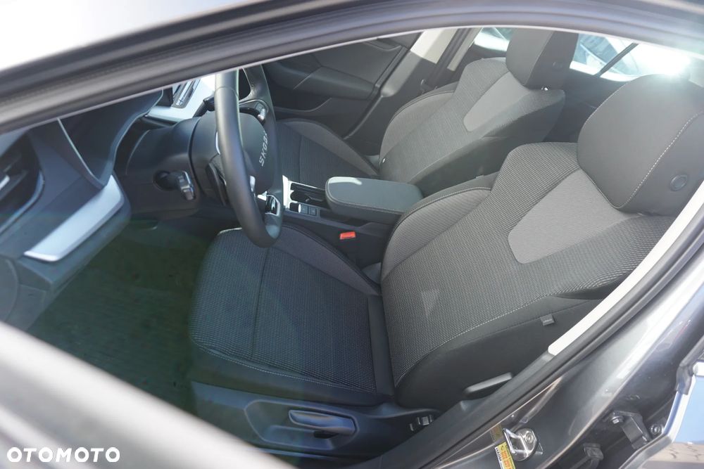 Skoda Octavia 1.5 TSI mHEV Selection DSG - 10