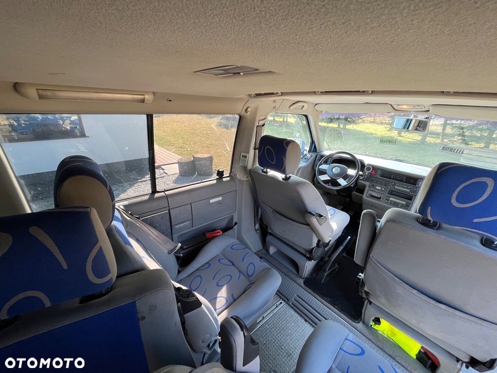 Volkswagen Multivan - 8