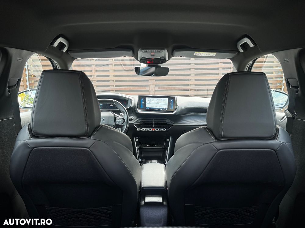 Peugeot 2008 PureTech 130 EAT8 GT - 21