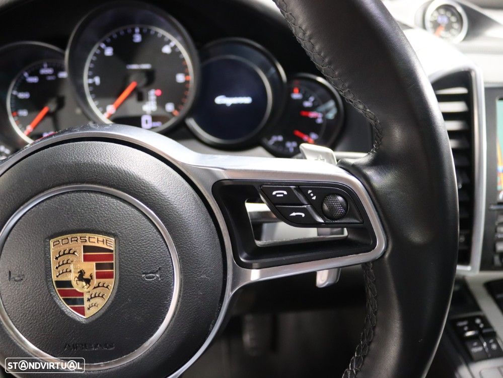 Porsche Cayenne Platinum Edition - 24