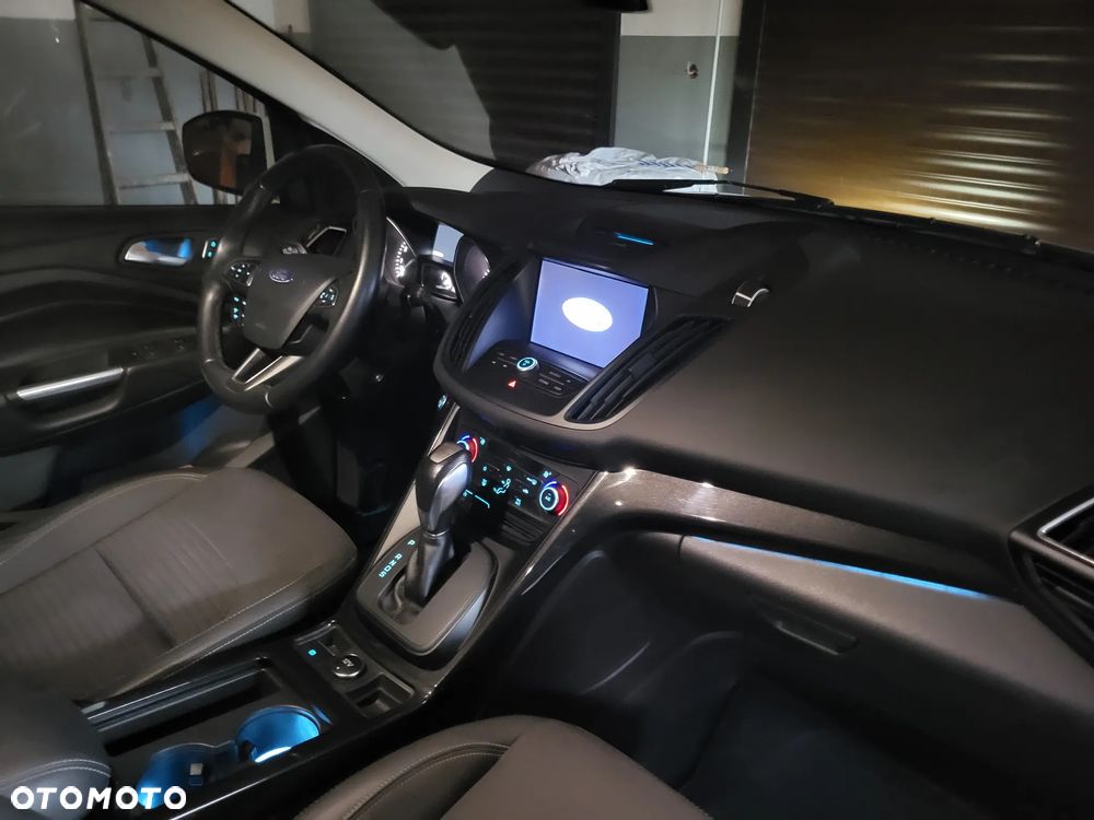 Ford Kuga 1.5 EcoBoost 2x4 Titanium - 13