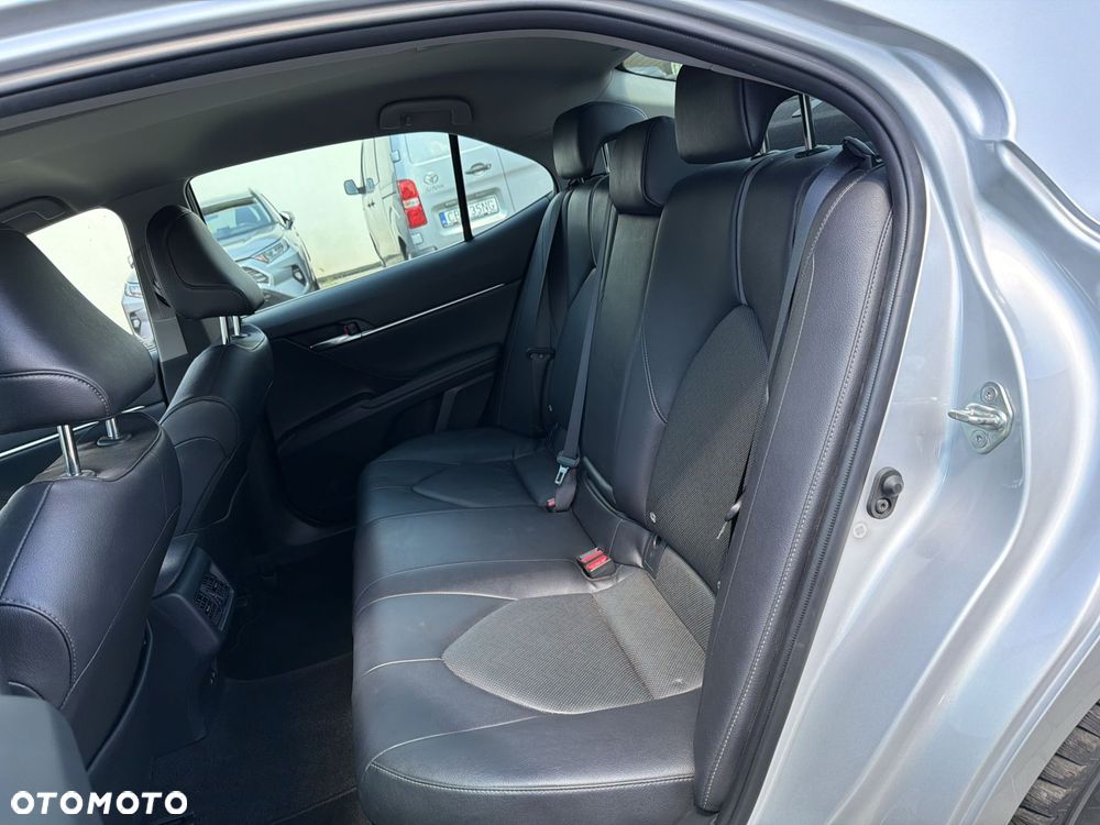 Toyota Camry 2.5 Hybrid Executive CVT - 10