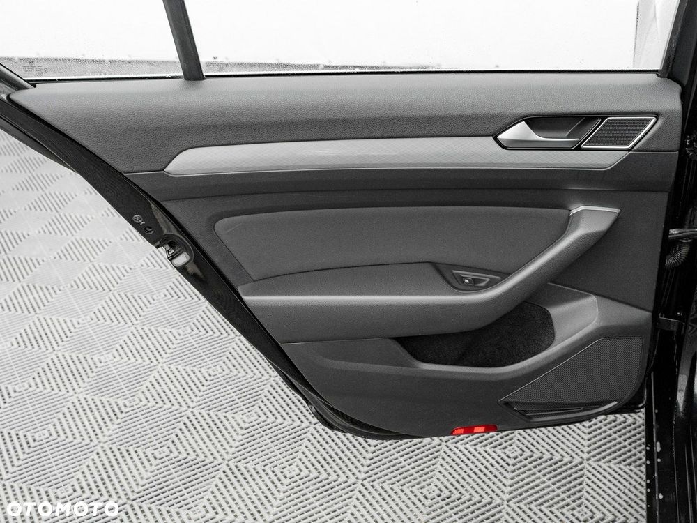 Volkswagen Passat 2.0 TDI EVO Business DSG - 22