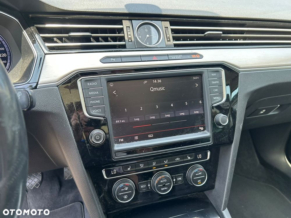 Volkswagen Passat - 27