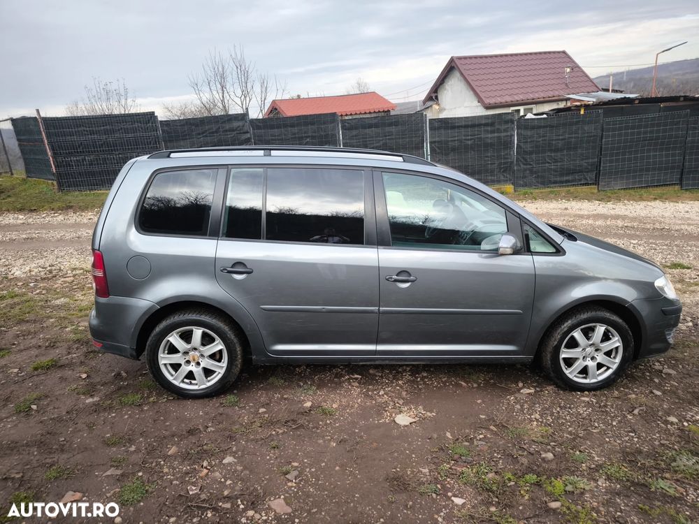 Volkswagen Touran 1.9TDI Highline - 12