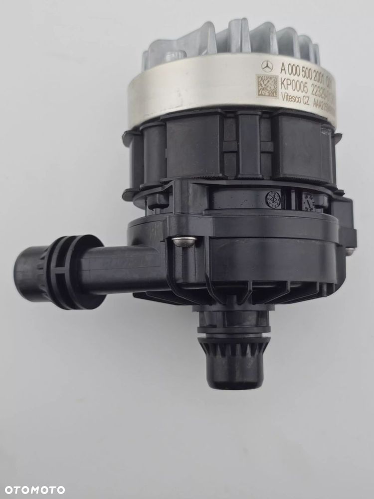 NOWA ORYGINALNA POMPKA POMPA WODY MERCEDES W206 A0005002001 - 2