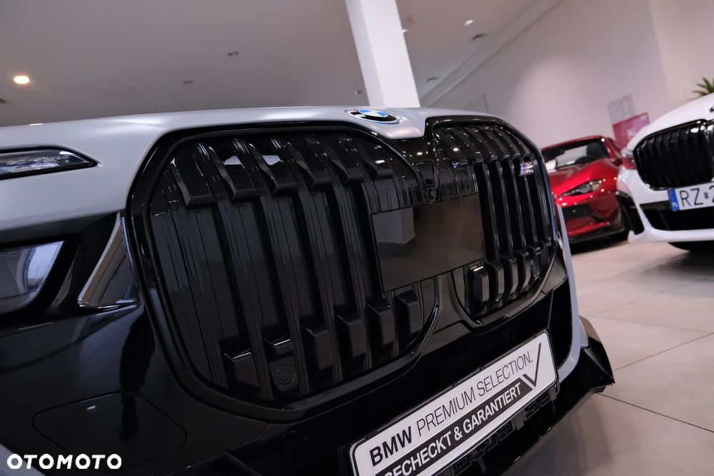 BMW Seria 7 M760e PHEV xDrive Individual Edition sport - 5