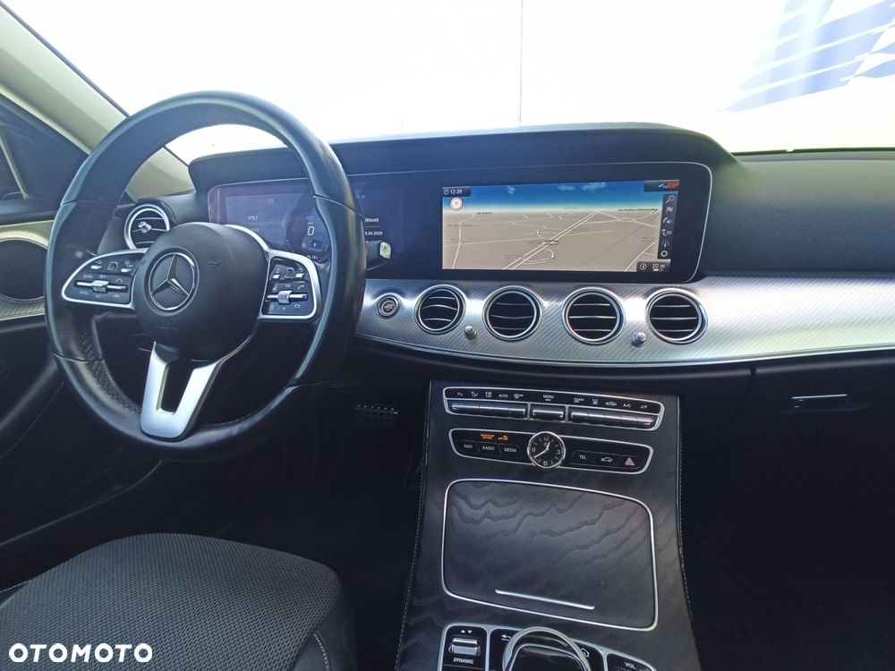 Mercedes-Benz Klasa E - 23