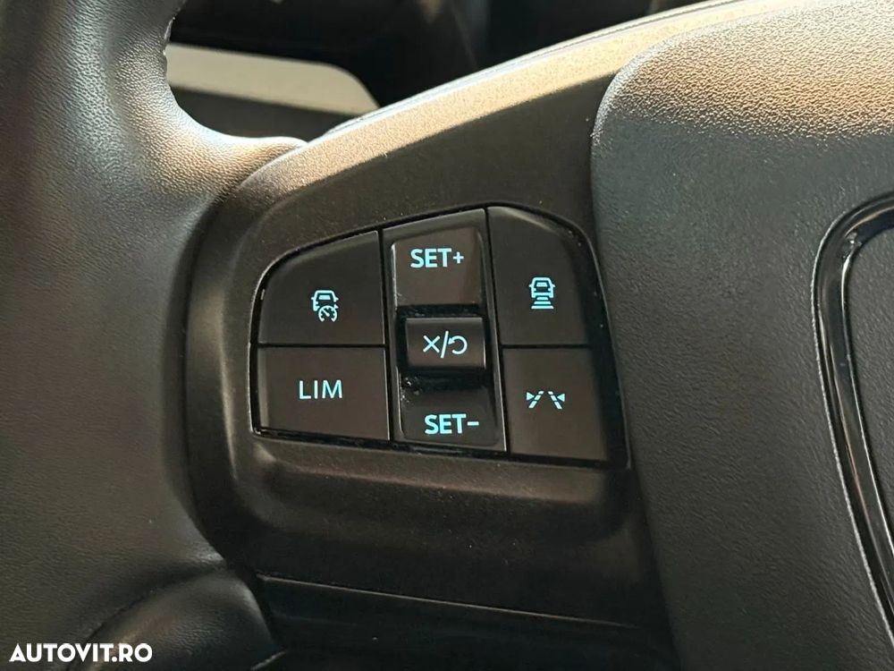 Ford Mustang Mach-E PREMIUM - 6