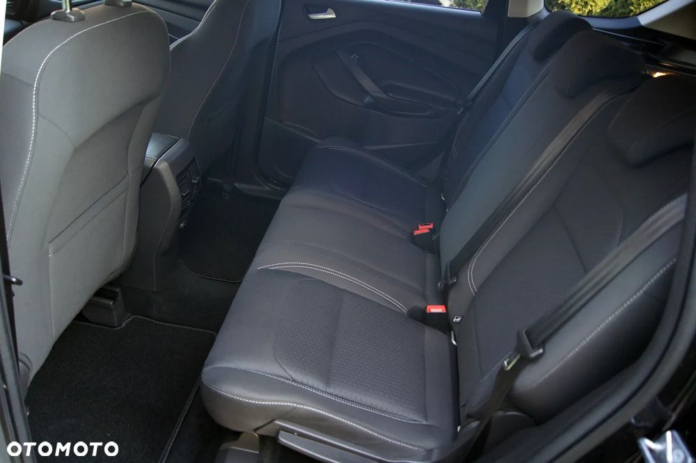 Ford Kuga 2.0 TDCi 2x4 Business Edition - 28