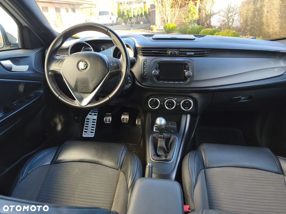 Alfa Romeo Giulietta 2.0 JTDM Exclusive - 9