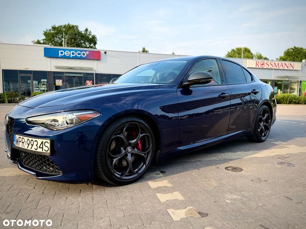 Alfa Romeo Giulia 2.0 Turbo 16V AT8 Veloce Ti - 3