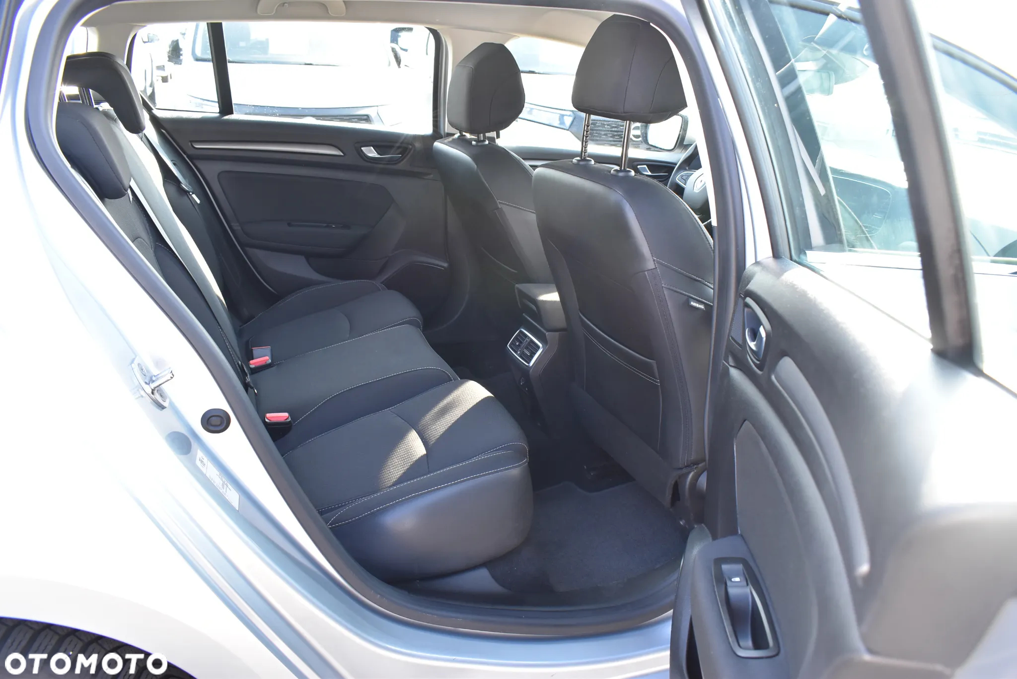 Renault Megane 1.3 TCe FAP Zen - 15