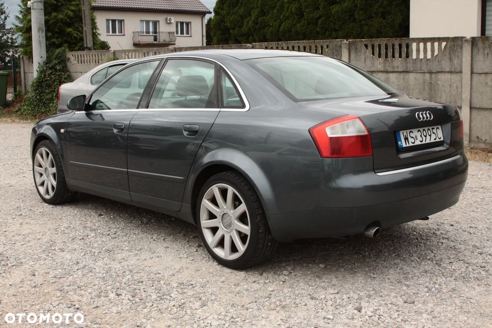 Audi A4 Limousine - 7