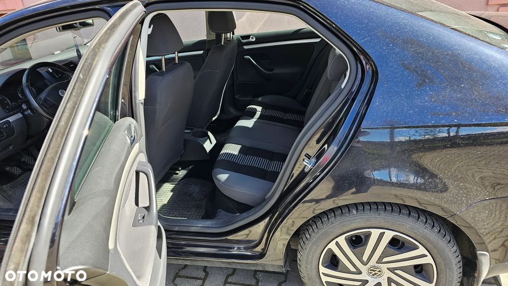Volkswagen Jetta 1.9 TDI Comfortline - 5